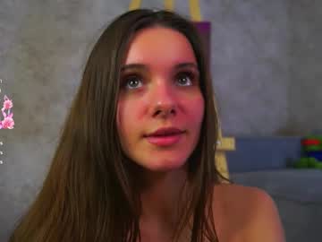 girl
        lorettadunnell cam image #6671598