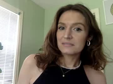 girl
        lusciouslucia222 cam image #4269502
