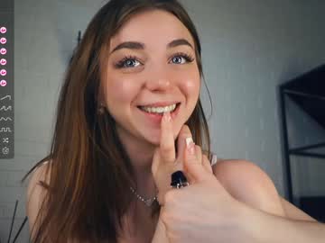 girl
        rowenahallman cam image #4914010