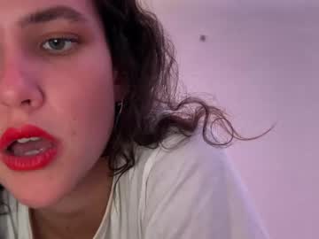 girl
        lila_rose_f cam image #3631316