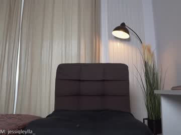 girl
        queen_leylla cam image #884175