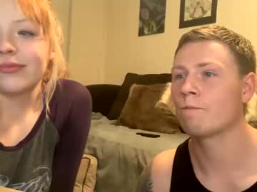 couple
        gingernewb cam image #1737775