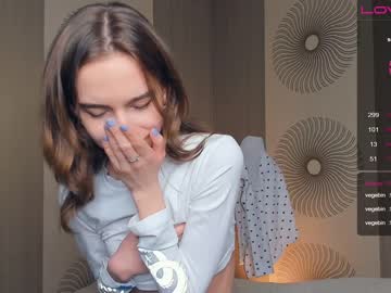 girl
        happiness_call cam image #2027554