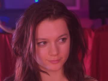 girl
        lorienn cam image #3283152