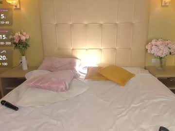 girl
        hollyylee cam image #6558781