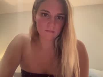 couple
        snowbunnyass cam image #1162692