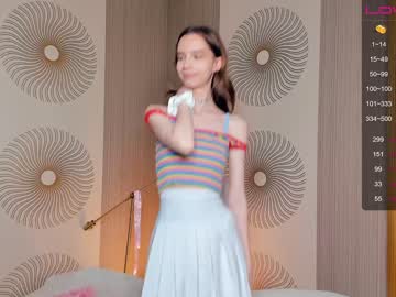 girl
        happiness_call cam image #2063646