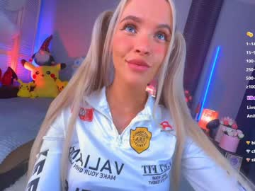 girl
        blush_mikki cam image #5877222