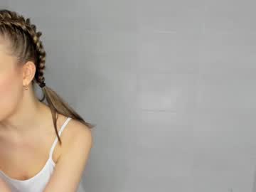 girl
        dana_bananna_ cam image #1177803