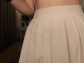girl
        edaedmands cam image #6160550