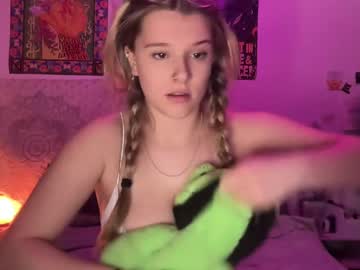 girl
        jessicapearsons cam image #6182172
