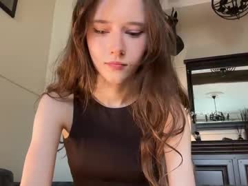 girl
        gina_vicious cam image #6963347