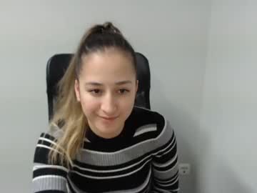 girl
        chloya_tqo cam image #380907