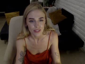 girl Nude Cam Girls Playing Games with margotgrace