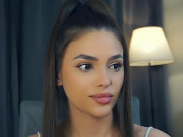 girl
        zarabeamer cam image #6814543