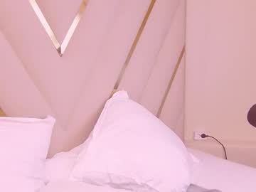 girl
        gwenbanks cam image #6532079