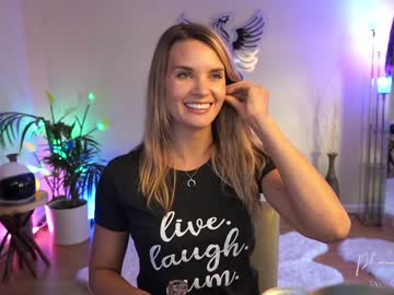 girl
        phoenix_taylor cam image #1923683