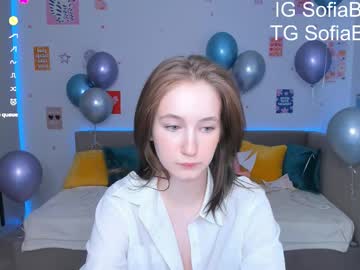 girl
        sofiabrookss cam image #6537141