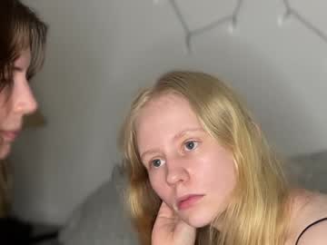 couple
        wendyoliver cam image #4372773