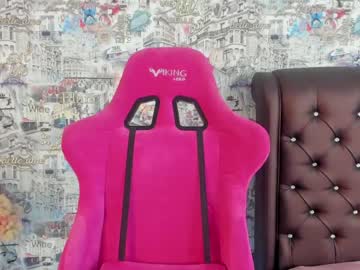 girl
        angelina_new cam image #1659508