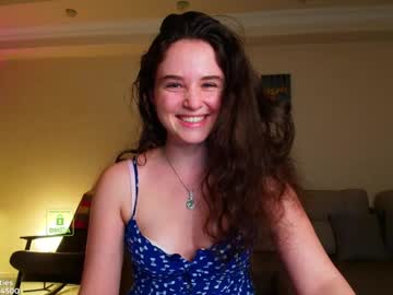 girl
        demurelixir cam image #4342301