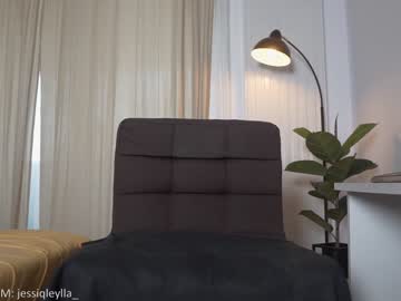 girl
        queen_leylla cam image #453002