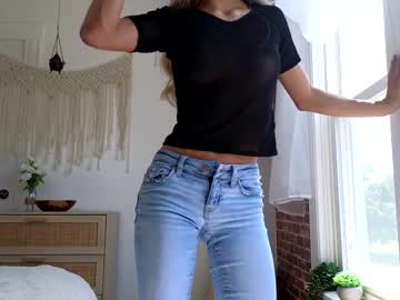 girl
        littlegreekflower cam image #2078388