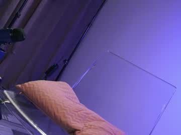 girl
        sebilone cam image #1721543