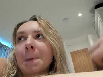 couple
        mistress_tee_rebecca cam image #3722615