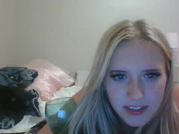 girl
        winewitch69 cam image #1918084