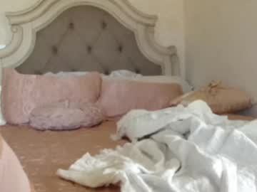 girl
        littlegreekflower cam image #4592502