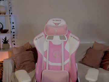 girl
        madeline_jackson cam image #2931650