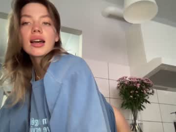 girl
        angel_from_sky cam image #1201552