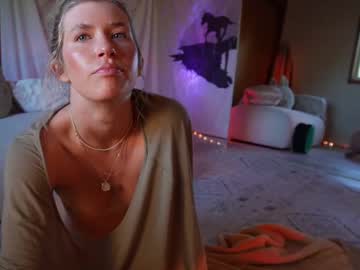 girl
        lucy_gooosey cam image #6586529