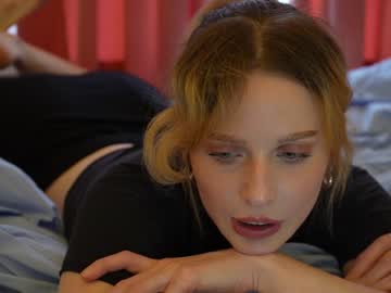 girl
        ellaa91 cam image #3787148