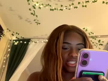 girl
        lovelymissroxy cam image #5362145