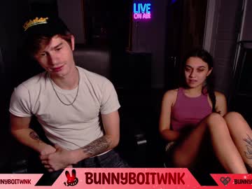 couple
        bunnyboitwnk cam image #2197605