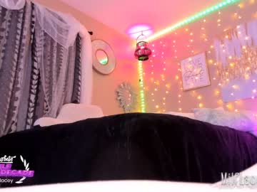 girl
        milf_lacey cam image #232721