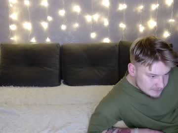 couple
        midniightmind cam image #326172