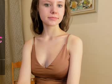 girl
        maryrogersa cam image #2277078