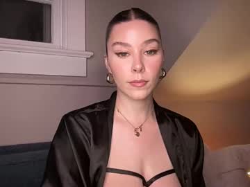 girl
        novavangogh cam image #6500447