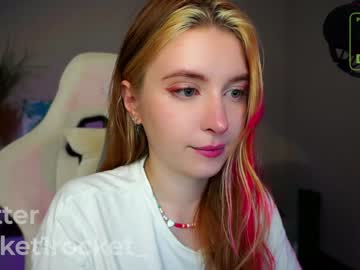 girl
        pocketrocket_ cam image #2382926