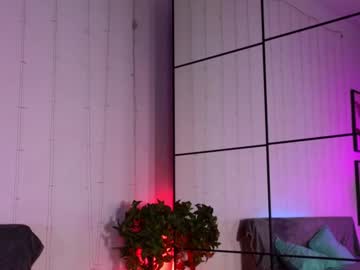 girl
        emmi_rosee cam image #4973590