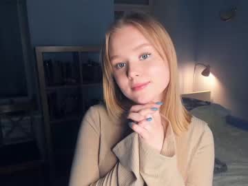 girl
        sun_shiiine cam image #1291379