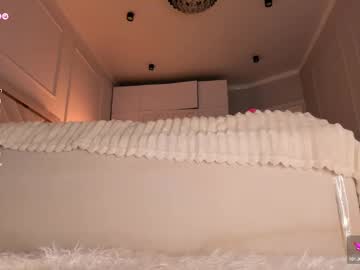 girl
        stella__grace cam image #6274976