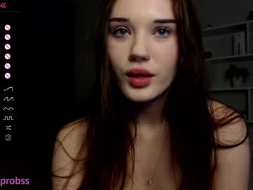girl
        minnietammy cam image #4321324