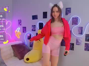 girl
        fly_best cam image #6549371