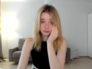 girl
        olli_ver cam image #128735
