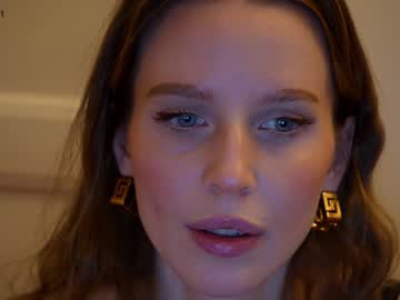 girl
        ellaa91 cam image #426271