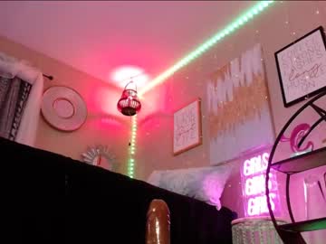 girl
        milf_lacey cam image #1799566